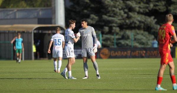 Основні події 3 травня: Шахтар формально поступився титулом, український футболіст опинився в третьому дивізіоні, а ПСЖ та Баварія зазнали несподіванок.