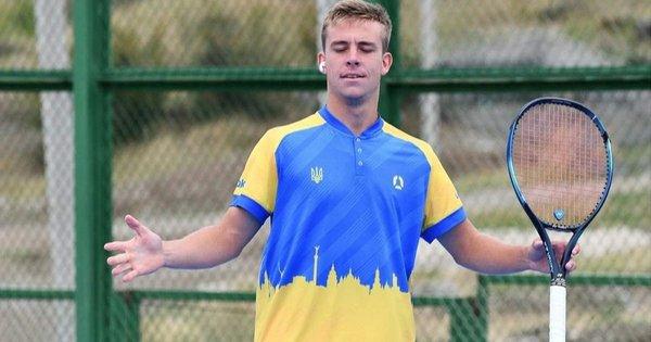 Два українських тенісисти не виправдали статусу фаворитів у фіналах турнірів, що проходили в Словенії та Польщі, зазнавши поразок.