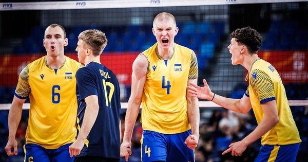Україна вперше за всю свою історію пробилася до плей-офф молодіжного чемпіонату світу з волейболу, здобувши впевнену перемогу (ВІДЕО).