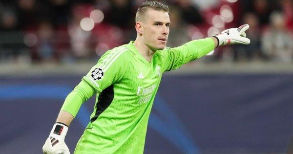 Лунін вразив усіх нестандартним підходом у складі Реала — футболісти королівської команди отримали елітні подарунки.