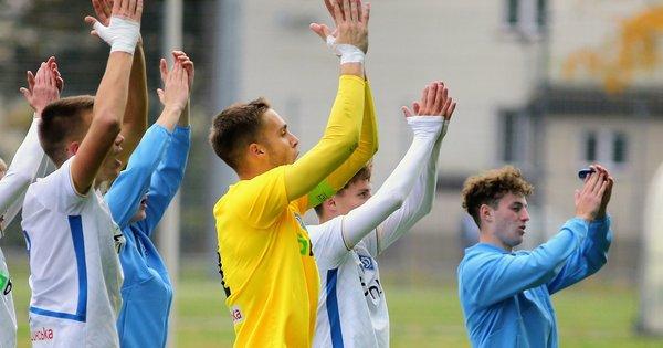 Основні події 22 жовтня: Динамо здобуло перемогу в матчі Ліги чемпіонів, чому Шовковського досі не звільнили, Франція завдає удару по Забарному.