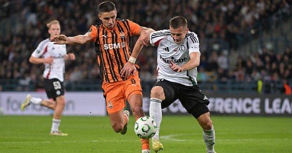 Основні події 23 жовтня: невдачі Динамо та Шахтаря, травма Зінченка, перспективи Мессі, а також незвичайний воротар завершив свою кар'єру.