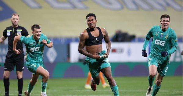 Динамо вразило Шахтар, залучивши увагу іноземних медіа – переповнені трибуни в будній день, легендарні постаті на полі та поза ним, а також запальний ультрас.