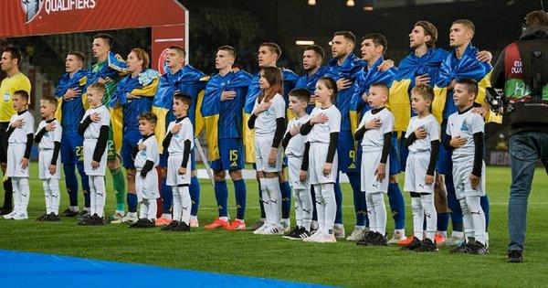 Основні події 10 листопада: оновлений склад національної збірної України, Динамо планує віддати свого лідера, Мессі знову в Барселоні.