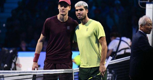 Сіннер переміг травмованого Алькараса і завоював титул на Підсумковому турнірі ATP.