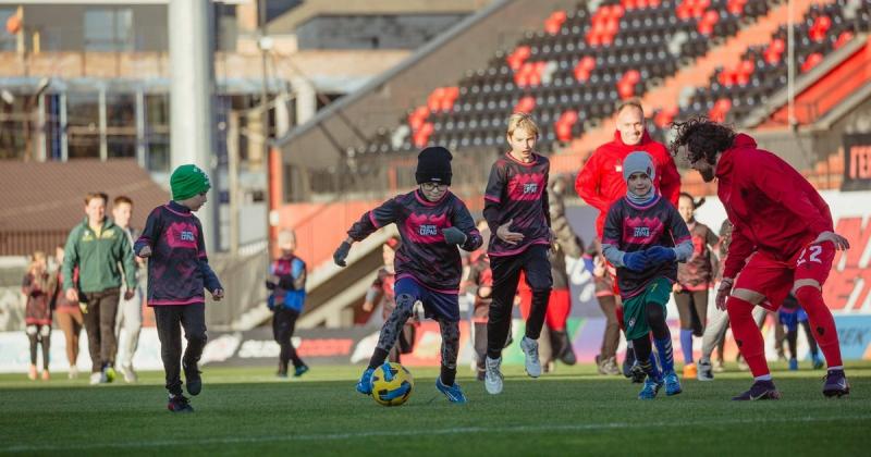 Betking Foundation організував непересічний поєдинок: команда 