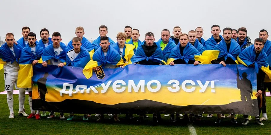 Матч Першої ліги в Чернігові вдруге змінив дату проведення: над стадіоном пролетів російський дрон-камікадзе – дивіться відео.