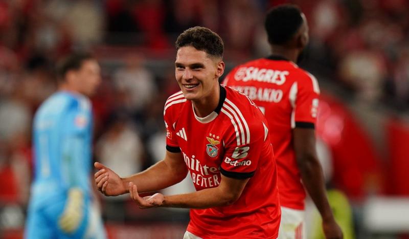 Бенфіка проти Наполі - пряма трансляція та склади на поєдинок між командами Трубіна і Судакова.