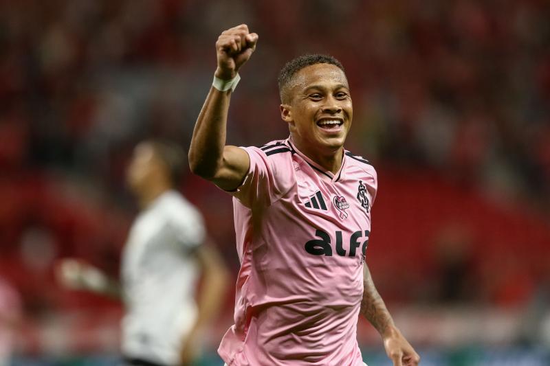 Півзахисник Динамо, що виступає на правах оренди, привернув увагу двох закордонних команд - Футбол24.