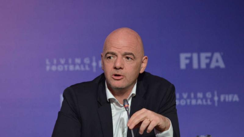 ФІФА вступає в переговори з профспілками та чинить тиск на телевізійні компанії. Інфантіно закликає спонсорів збільшити фінансування для жіночого футболу - Футбол24.
