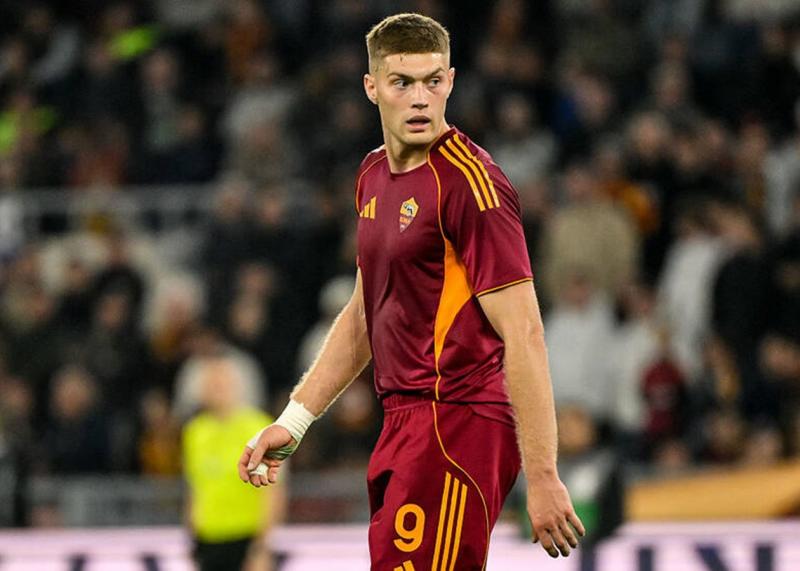 Довбик та Ноттінгем Форест обговорюють можливість трансферу футболіста в Англію.