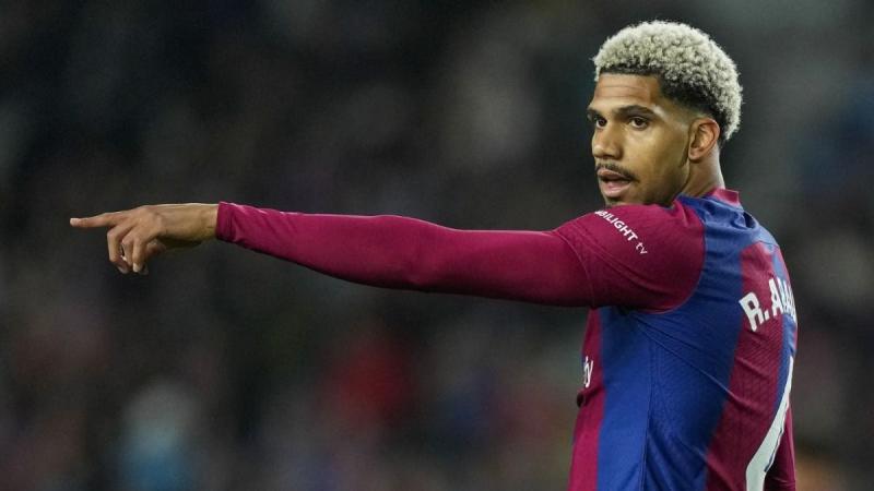 Флік завершив співпрацю з ключовим гравцем команди - футболіст Барселони наразі у пошуках нового клубу - Футбол24.