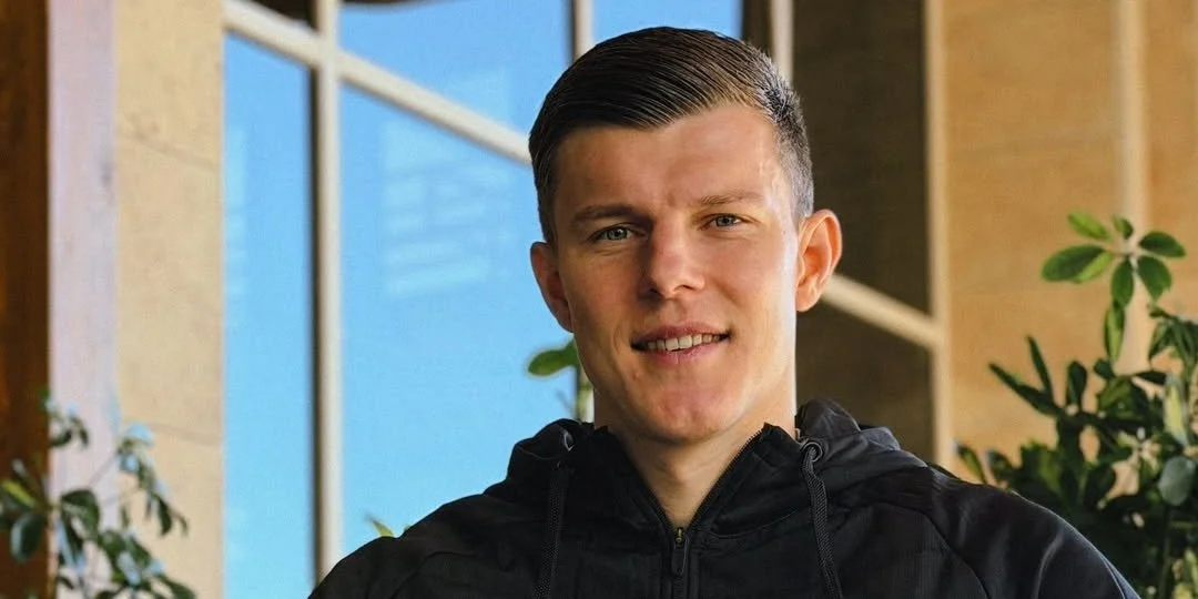 Український гравець футбольної команди перейшов до нового клубу в Європі після того, як достроково завершив угоду з колишньою командою.