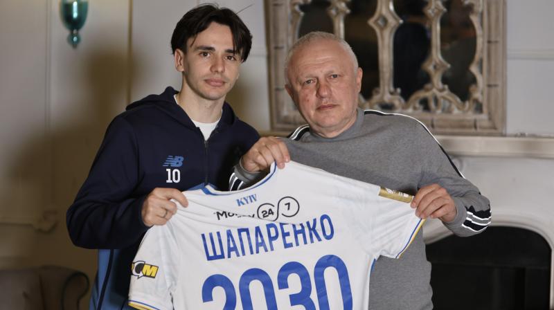 Він зробив вірний вибір: Суркіс коментує підписання нового контракту Шапаренка з Динамо.