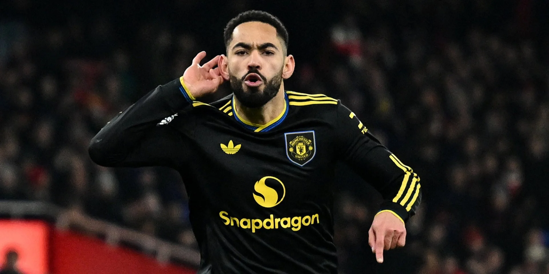 Гравцеві Манчестер Юнайтед може загрожувати покарання у вигляді дискваліфікації, а коментатор під час трансляції публічно приніс вибачення за висловлювання футболіста.