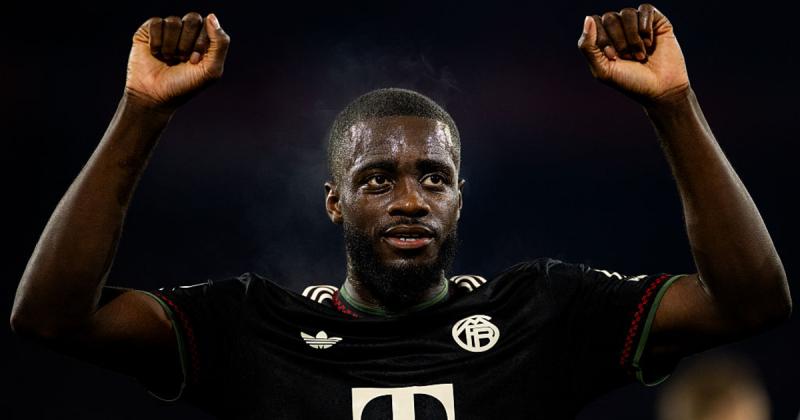 Баварія готова запропонувати Упамекано угоду на 20 мільйонів євро, щоб випередити своїх суперників.