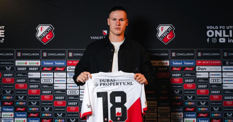 Артем Степанов переходить з Баєра до Утрехта на умовах оренди.