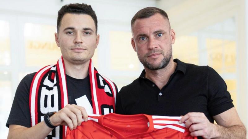 Екс-вінгер Шахтаря офіційно підписав контракт з новим закордонним клубом, де гратиме разом з колишньою зіркою Манчестер Юнайтед - Футбол24.