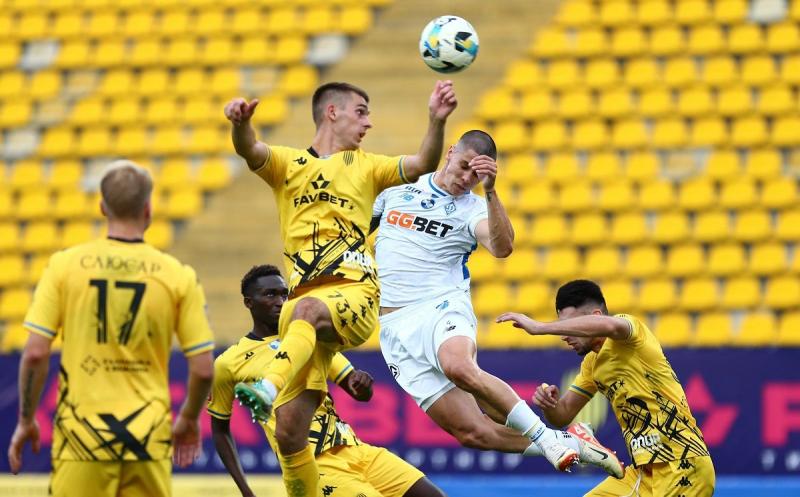 Динамо Київ проти Руху - склади команд та пряма трансляція матчу 17-го туру УПЛ.