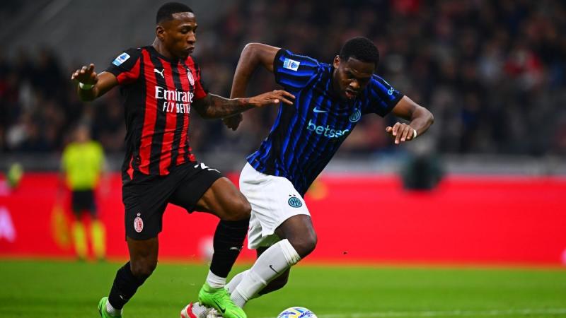 Мілан здобув перемогу над Інтером, зменшивши відстань до лідера Серії А. 