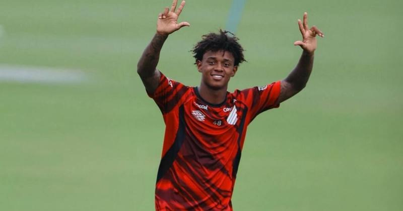 Шахтар укладає трирічну угоду з бразильським талантом Бруніньйо.