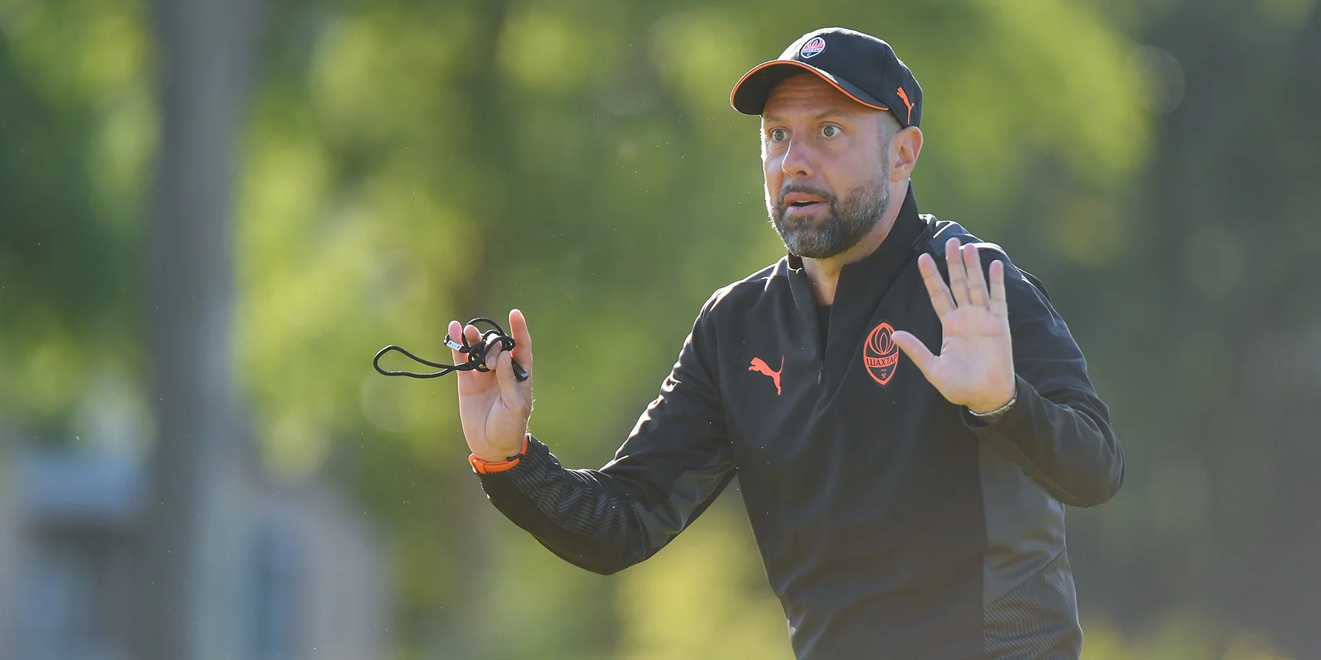 Один представник України та двоє іноземців. УАФ оголосила остаточний перелік претендентів на пост головного тренера національної збірної України, повідомляють ЗМІ.