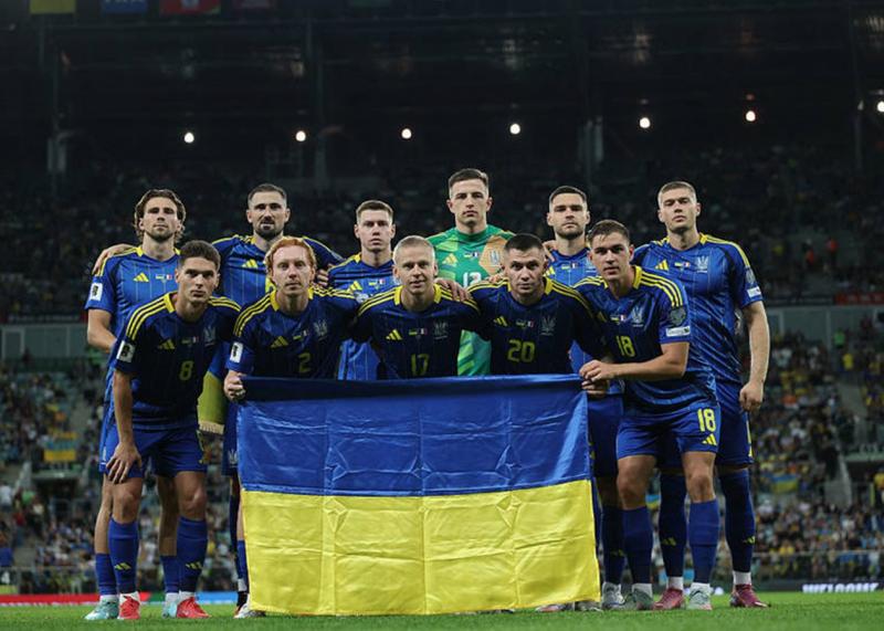 Ребров не зміг внести Зінченка до списку гравців, але Маліновський його потішив.