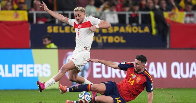 Турецька збірна перервала іспанську серію, зігравши внічию 2:2 у відбірковій грі - Спорт bigmir)net.