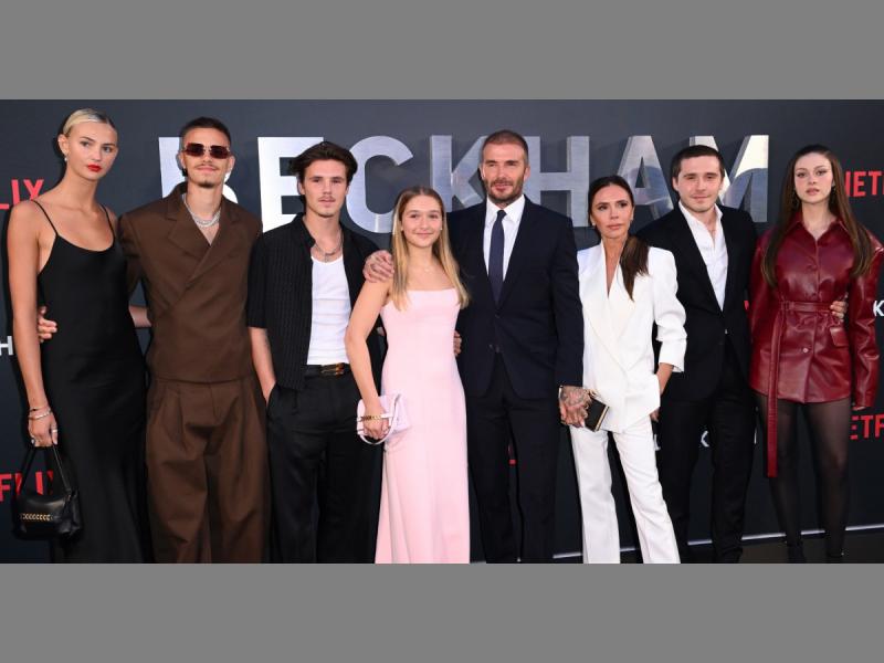 Одягнувши сукню від Valentino в день свого весілля, Вікторія Бекхем потрапила в центр уваги: ЗМІ повідомили про конфлікт між нею та невісткою.