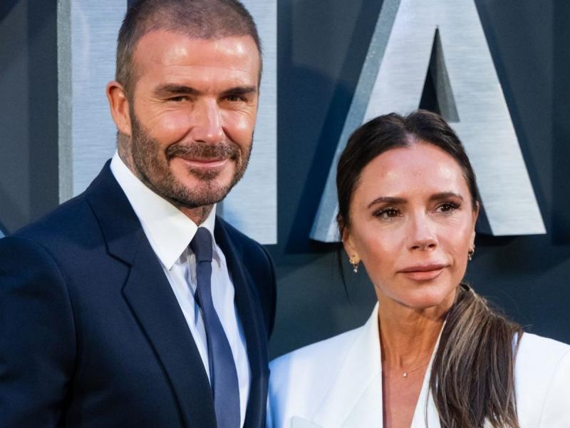 Може стати небезпечно: Девід та Вікторія Бекхем отримали попередження про ризиковану різдвяну звичку.