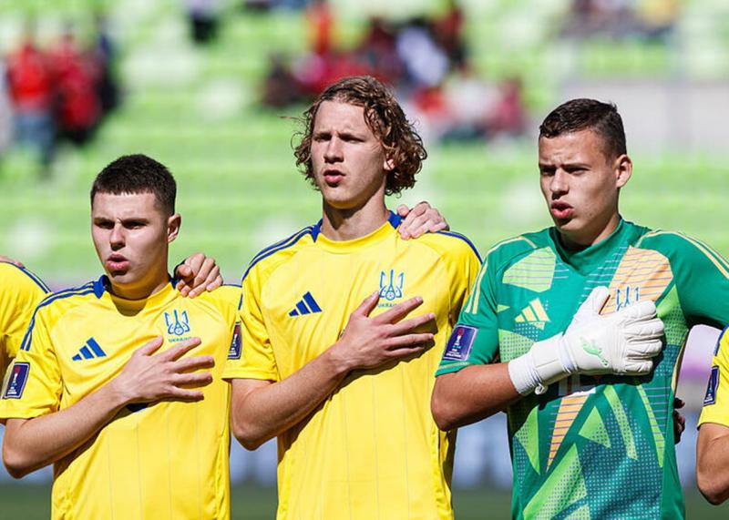 Два співробітники УАФ отримали покарання у зв'язку з відстороненням Сінчука.