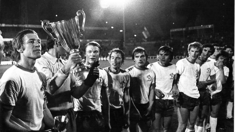 У 1975 році Динамо здобуло Кубок Кубків та Суперкубок. Які з футболістів вже пішли з життя - Sport News 24.