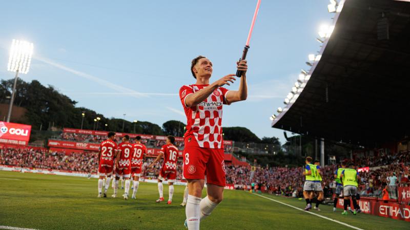 Скляний капітан Жирони: Циганков вражає голами та асистами, але травми псують його спадщину.