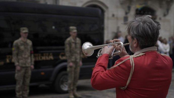 Львів проводить в останню путь двох своїх героїв-захисників.