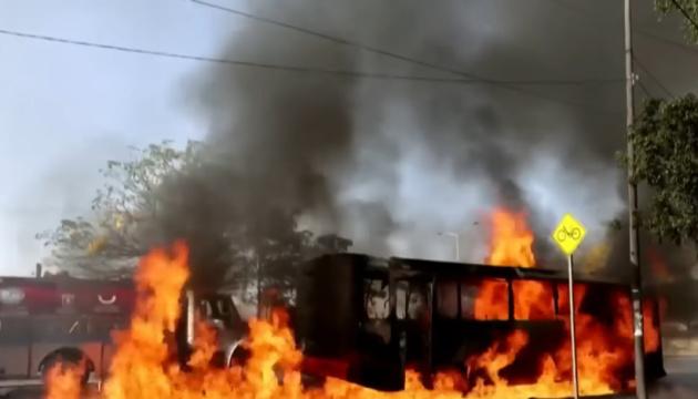 В Мексиці спостерігається сплеск насильства після ліквідації наркоторговця.