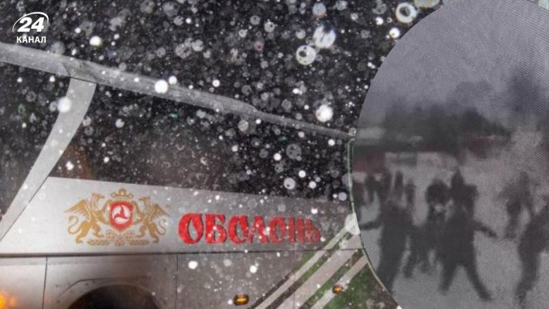 УПЛ - в Оболоні автобус зазнав нападу сніжками, фанати Олександрії розбили вікно.