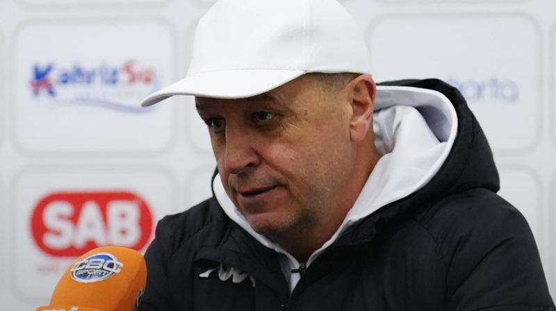 Не можу сказати, скільки паспортів у нього є: Вернидуб прокоментував рукостискання з тренером з Росії.